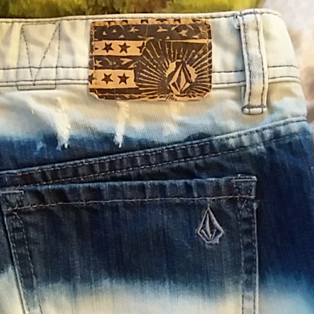 Distressed denim shorts Volcom - Picture 3 of 4